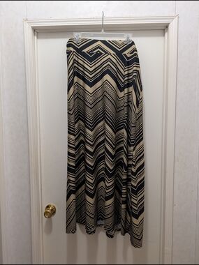 JohnPaulRichard Chevron Maxi Skirt in Black and Beige